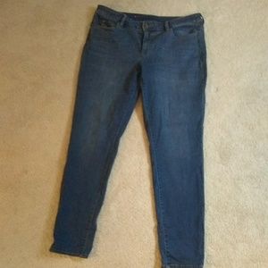 NOT FOR SALE Vince camuto jeans stretch